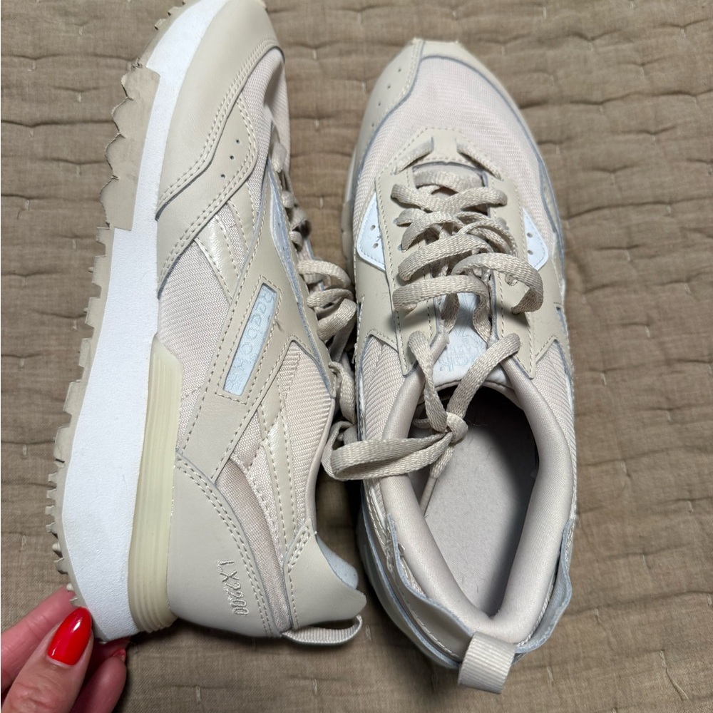 NEW Reebok LX2200 Cream Color-8.5